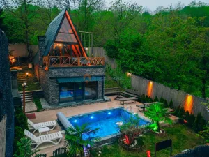 Kaş Zeytin Evleri Göl Manzaralı Bungalov